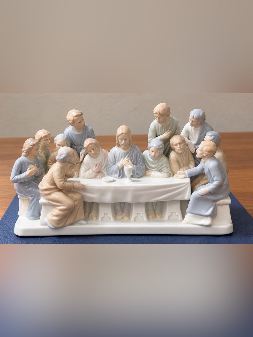 Vintage 1981 Valencia Last Supper Porcelain Figurine